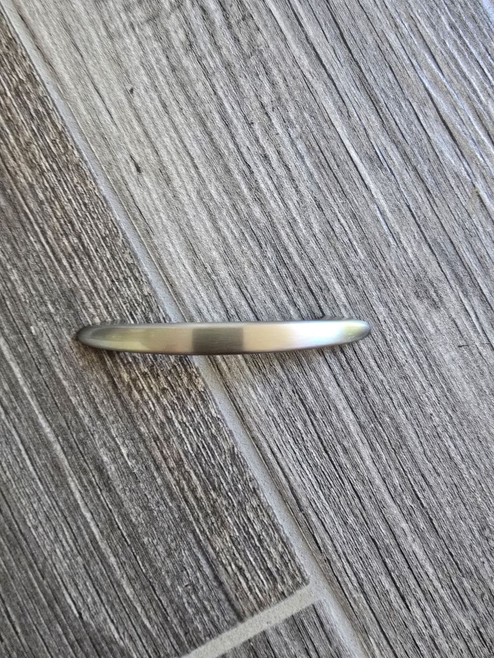 Sleek Brushed Metal Cabinet Pull - Silver